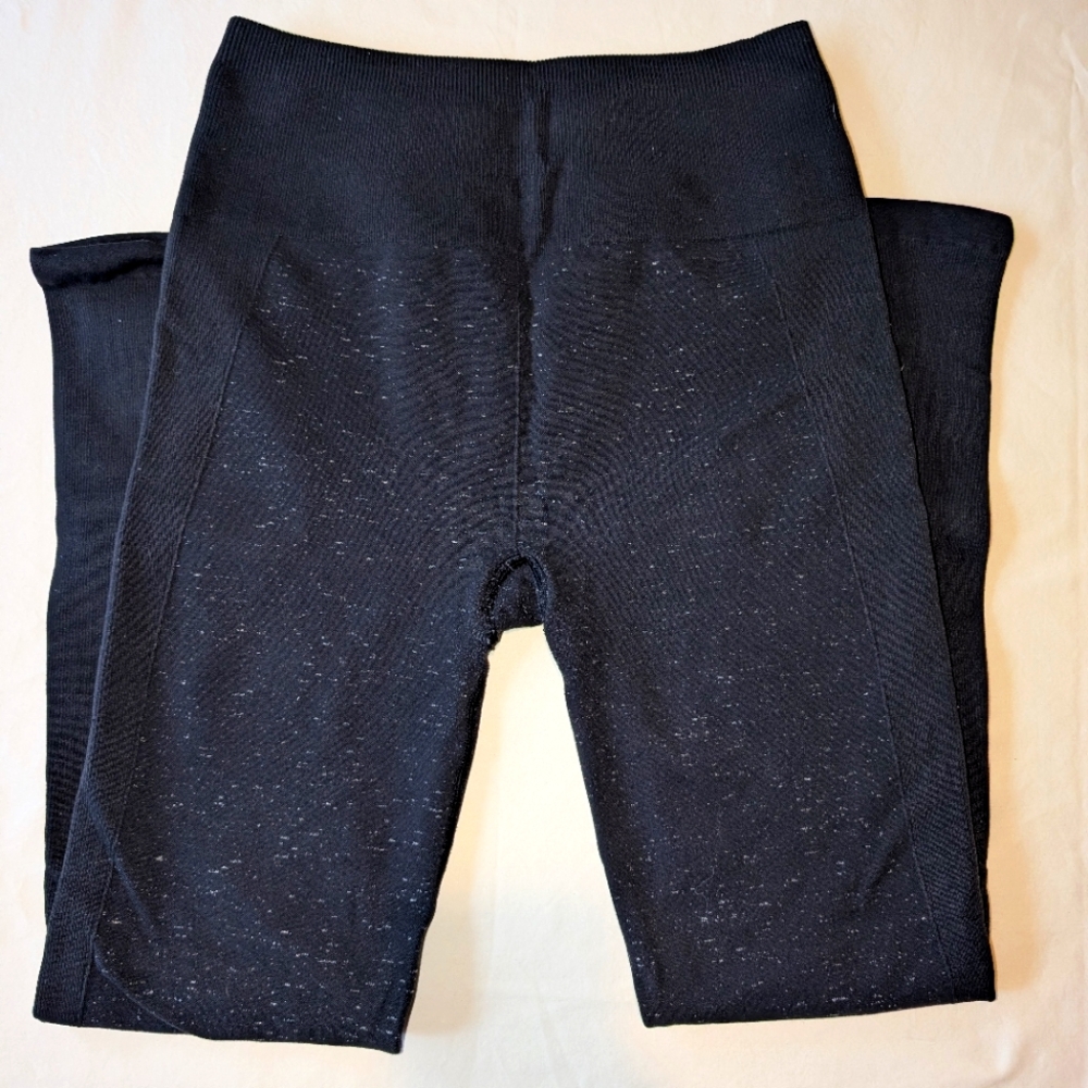 lululemon  Free To Flow athletica Black Leggings